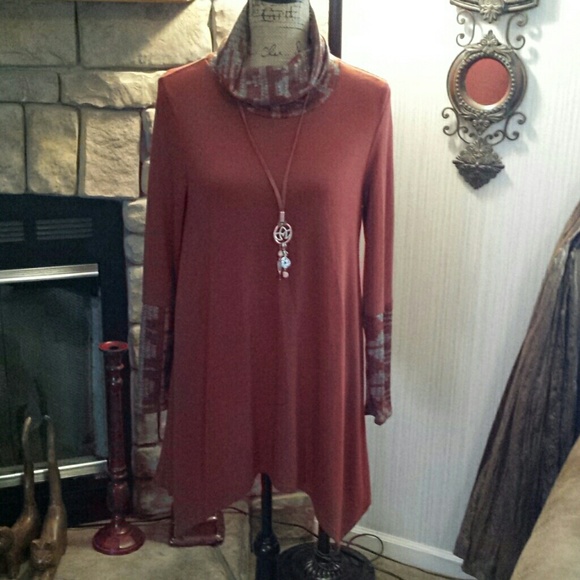 GIBIU USA Tops - Beautiful Tunic sz Medium NWOT